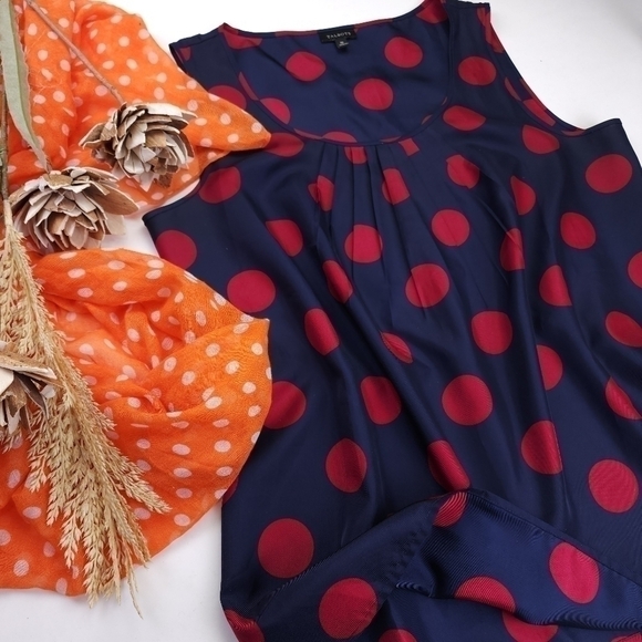 TALBOTS  Navy Red Polka Dot Pleated Sleeveless Polka Top Sz 10 - Picture 4 of 7